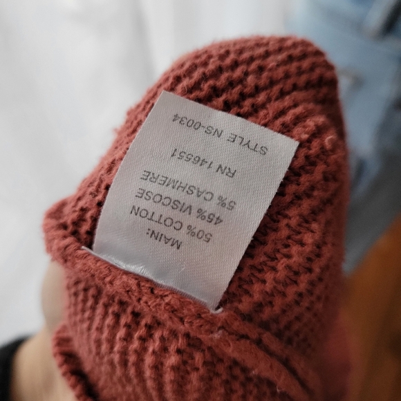 Noir Rust Terracotta Cable Knit Lace-Up V-Neck Sweater Size M - Picture 7 of 7